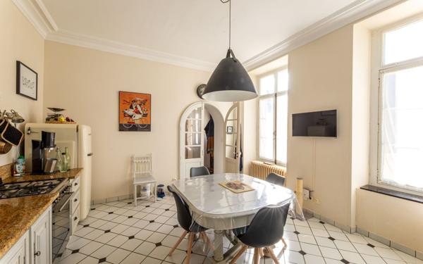 Maison à vendre    10 pièces • 411 m2 Jurançon