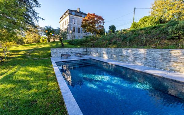 Maison à vendre    10 pièces • 411 m2 Jurançon