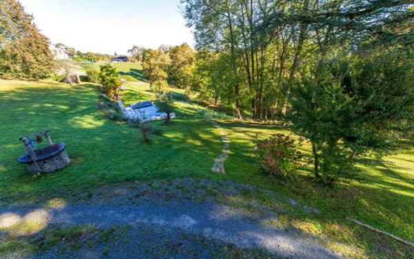 Maison à vendre    10 pièces • 411 m2 Jurançon