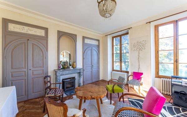 Maison à vendre    10 pièces • 411 m2 Jurançon