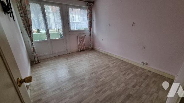 TRES BEL APPARTEMENT 3 chambres grand balcon