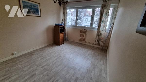 TRES BEL APPARTEMENT 3 chambres grand balcon