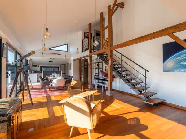 Maison
         8 pièces
        - 195 m² Bien prestige
