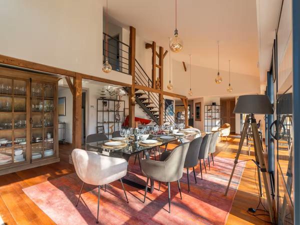 Maison
         8 pièces
        - 195 m² Bien prestige