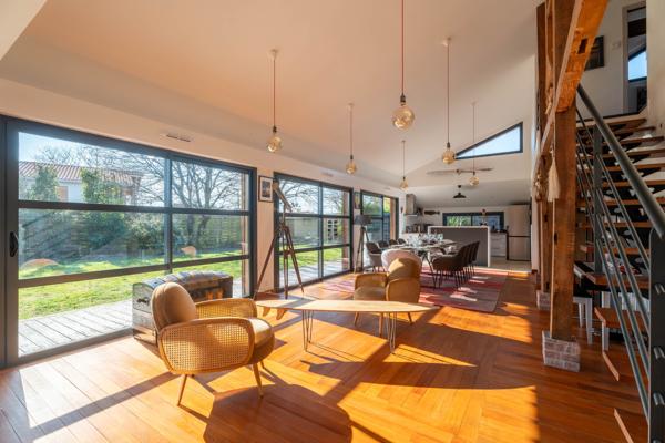 Maison
         8 pièces
        - 195 m² Bien prestige