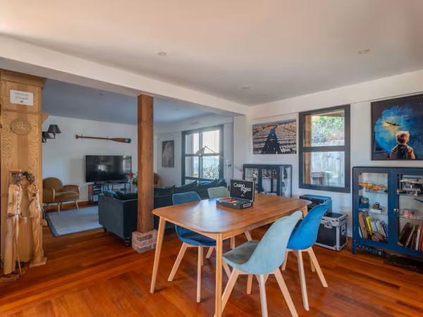 Maison
         8 pièces
        - 195 m² Bien prestige