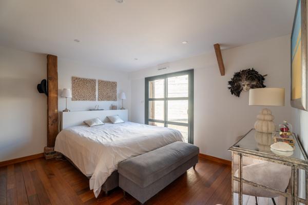 Maison
         8 pièces
        - 195 m² Bien prestige