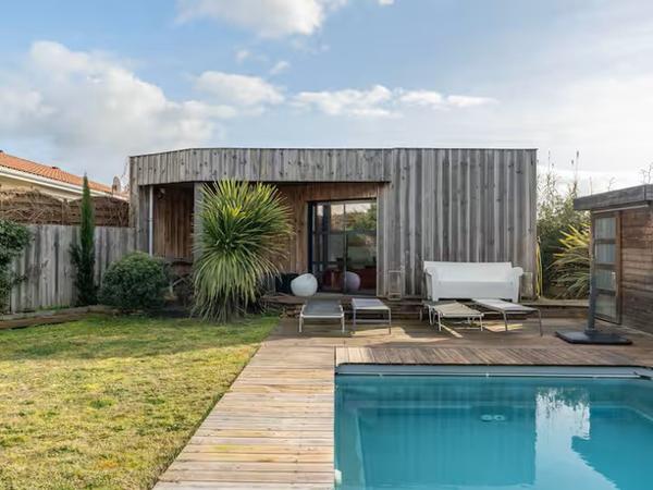Maison
         8 pièces
        - 195 m² Bien prestige