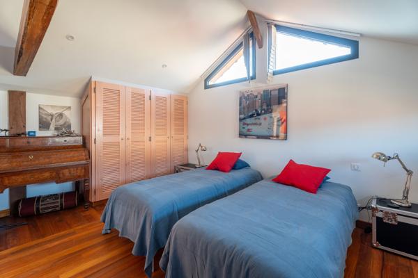 Maison
         8 pièces
        - 195 m² Bien prestige