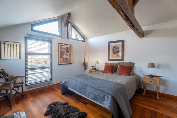 Maison
         8 pièces
        - 195 m² Bien prestige