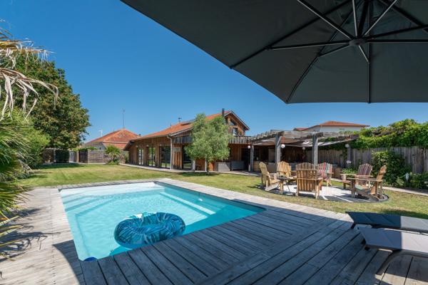 Maison
         8 pièces
        - 195 m² Bien prestige