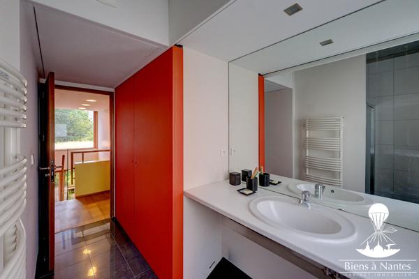 A vendre maison d'architecte en avenue privée Lonchamps , Nantes A vendre maison d'architecte en avenue privée Lonchamps , Nantes