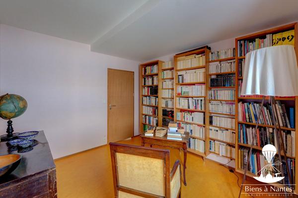 A vendre maison d'architecte en avenue privée Lonchamps , Nantes A vendre maison d'architecte en avenue privée Lonchamps , Nantes