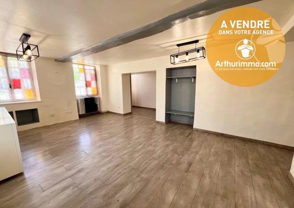 Vente                                                      Appartement
                        
                     3 pièces                      63 m2                     à Houdan