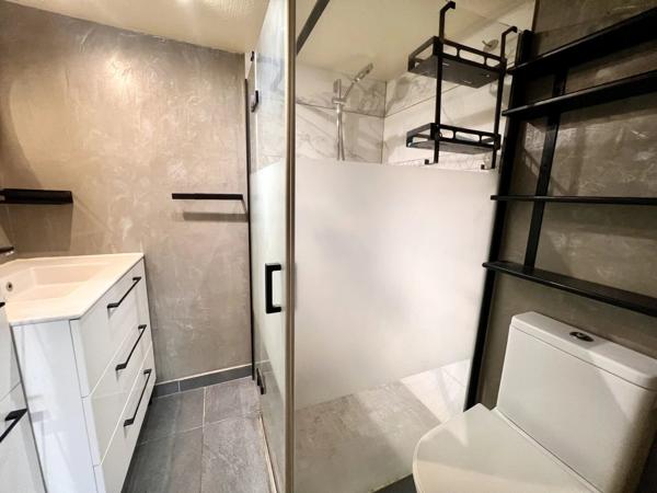 Vente                                                      Appartement
                        
                     3 pièces                      63 m2                     à Houdan