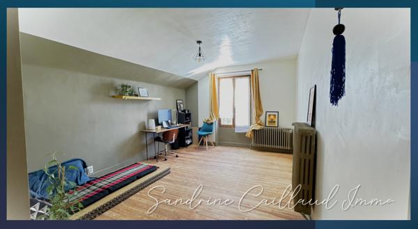 EXCLUSIVITÉ VIP - PROCHE HOUDAN 12MN - Maison de Maître - 3 chambres + potentiel -garage - terrain environ 650 m² - 349600 euros HAI