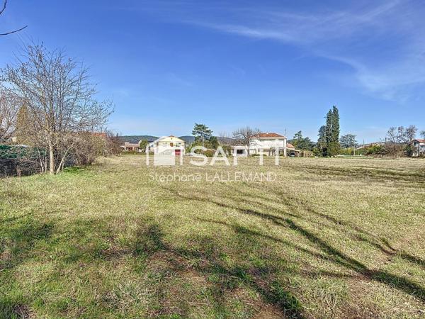 Terrain constructible 634?m² dans cadre paisible