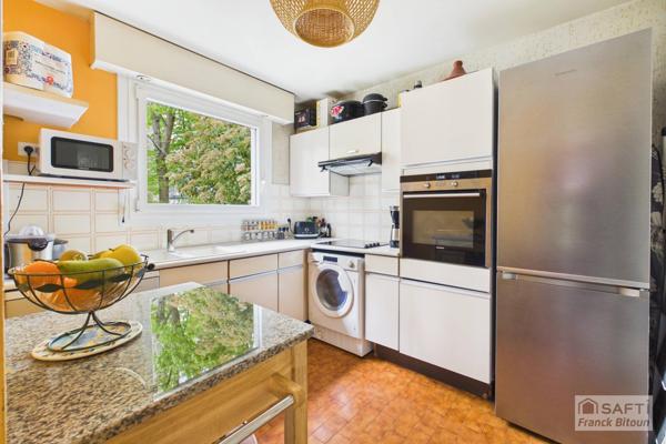 CŒUR DE VILLE. TERRASSE, JARDIN PRIVATIF, CAVE ET DOUBLE PARKING.