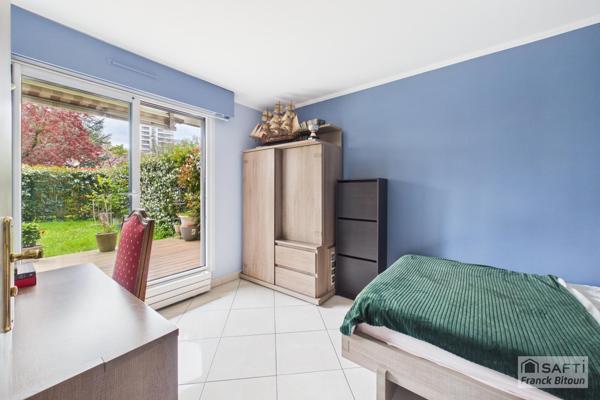 CŒUR DE VILLE. TERRASSE, JARDIN PRIVATIF, CAVE ET DOUBLE PARKING.