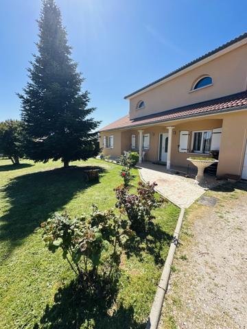 Maison
         7 pièces
        - 180 m²