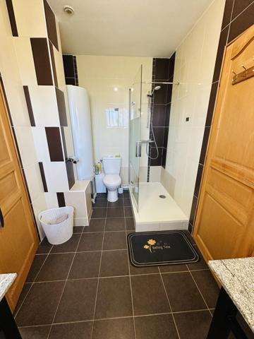 Maison
         7 pièces
        - 180 m²