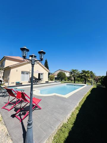 Maison
         7 pièces
        - 180 m²
