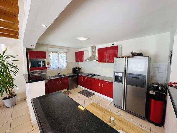 Maison
         7 pièces
        - 180 m²