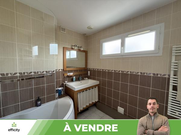Maison
         4 pièces
        - 77 m²