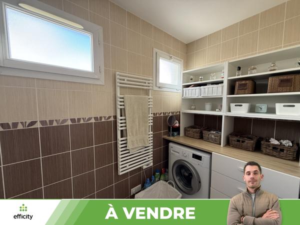 Maison
         4 pièces
        - 77 m²