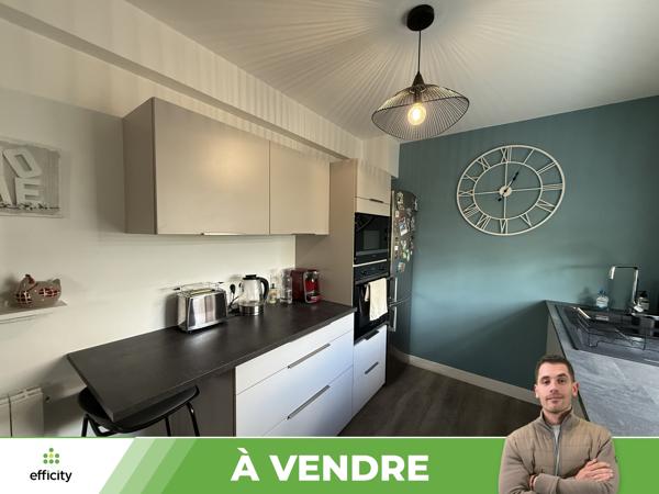 Maison
         4 pièces
        - 77 m²
