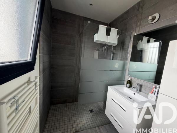 Maison à vendre 5 pièces 118 m² Châteauneuf-de-Gadagne