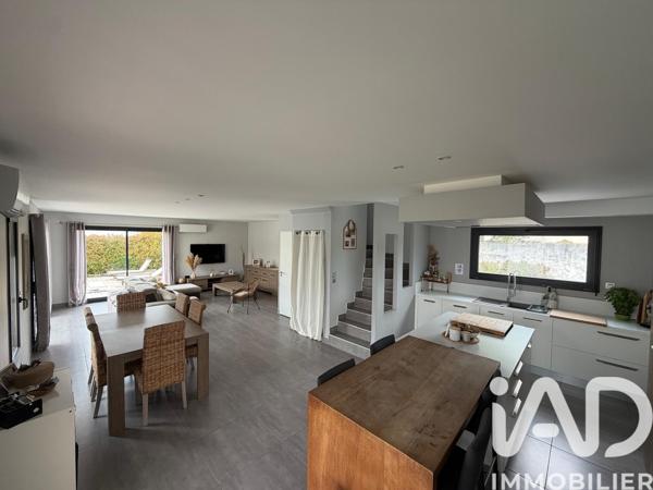 Maison à vendre 5 pièces 118 m² Châteauneuf-de-Gadagne