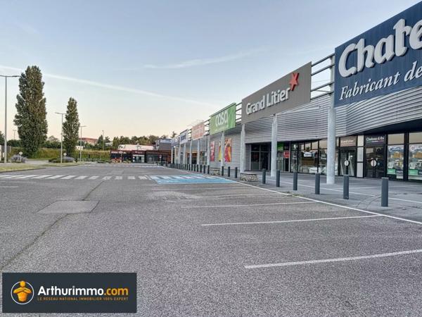 Location Local commercial 405 m2 à L'Isle-d'Abeau