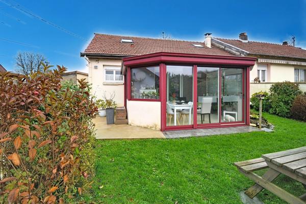 MAISON DE PLAIN-PIED 102 M² AVEC VÉRANDA À LONGUYON