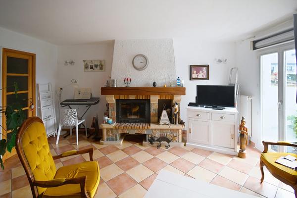 MAISON DE PLAIN-PIED 102 M² AVEC VÉRANDA À LONGUYON