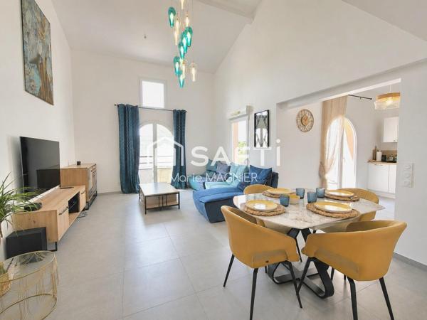 Duplex d'exception T4 de 99m2  à Grimaud - proche plages, Vendu meublé, prêt à vivre ou à louer, idéal pour profiter du Golfe de Saint-Tropez… ou investir sereinement !