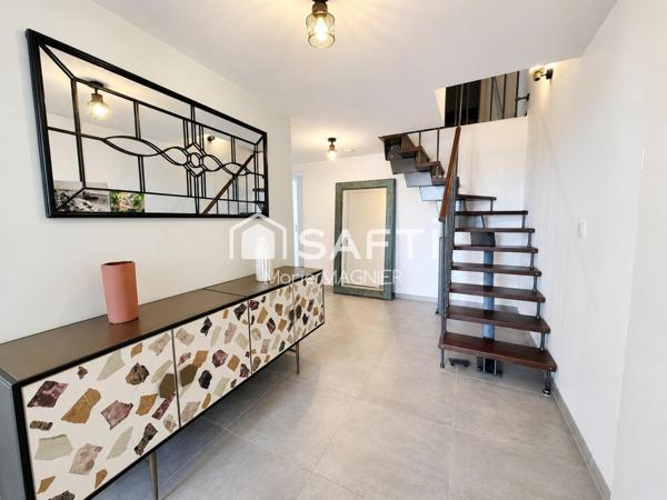 Duplex d'exception T4 de 99m2  à Grimaud - proche plages, Vendu meublé, prêt à vivre ou à louer, idéal pour profiter du Golfe de Saint-Tropez… ou investir sereinement !