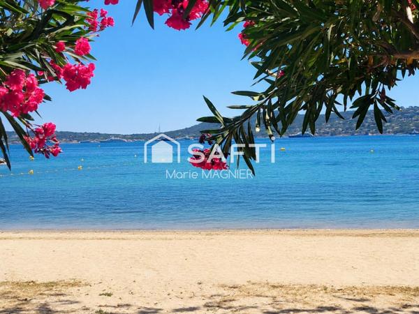 Duplex d'exception T4 de 99m2  à Grimaud - proche plages, Vendu meublé, prêt à vivre ou à louer, idéal pour profiter du Golfe de Saint-Tropez… ou investir sereinement !