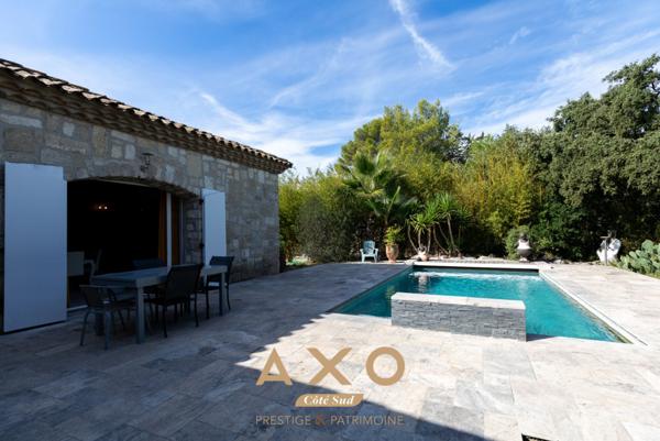 CASTELNAU-LE-LEZ  AUTHENTIQUE MAS DE PLAIN-PIED  248 m²  4 CHAMBRES  SUITE PARENTALE  PISCINE  TERRAIN 1 331 m²  FORAGE  2 044 000 