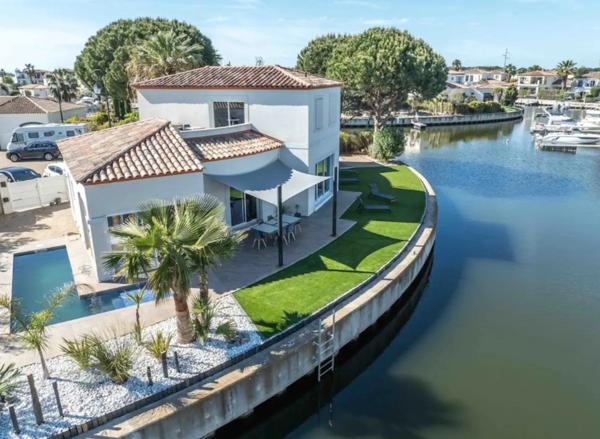 Marina 3 chambres avec appontement de 15 m pour bateau