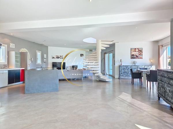 Marina 3 chambres avec appontement de 15 m pour bateau