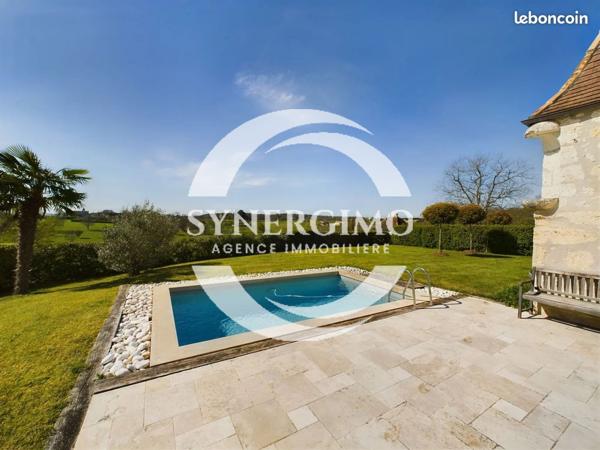 Bonneville-et-Saint-Avit-de-Fumadières (24230) Propriété familiale ou gites