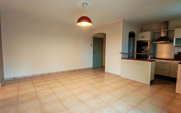 Appartement à louer    3 pièces •  Les Angles