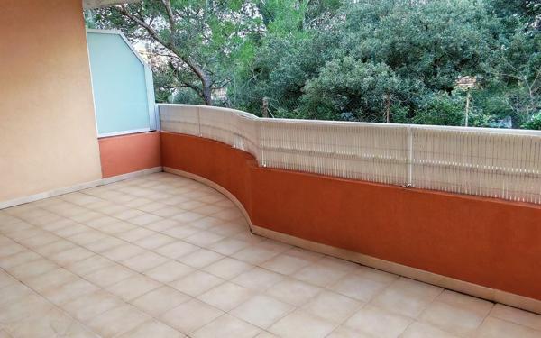 Appartement à louer    3 pièces •  Les Angles