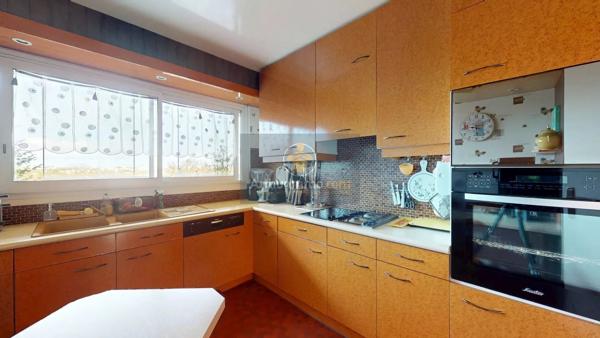 Vente                                                      Appartement
                        
                     3 pièces                      69 m2                     à Marly-le-Roi