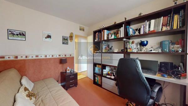 Vente                                                      Appartement
                        
                     3 pièces                      69 m2                     à Marly-le-Roi