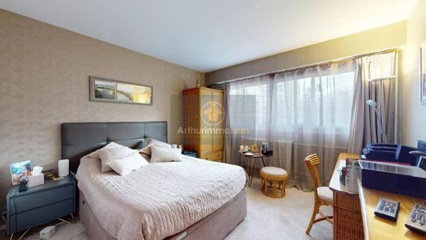 Vente                                                      Appartement
                        
                     3 pièces                      69 m2                     à Marly-le-Roi