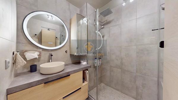 Vente                                                      Appartement
                        
                     3 pièces                      69 m2                     à Marly-le-Roi