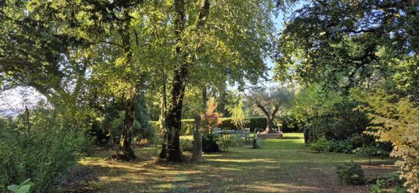 PONT-DE-BUIS-LÈS-QUIMERCH – RUMENGOL - LE FAOU  Maison de charme au calme, jardin paysager