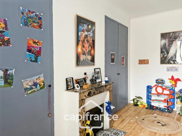 Charmante maison de village avec mur en pierre, 3 chambres, garage, jardin